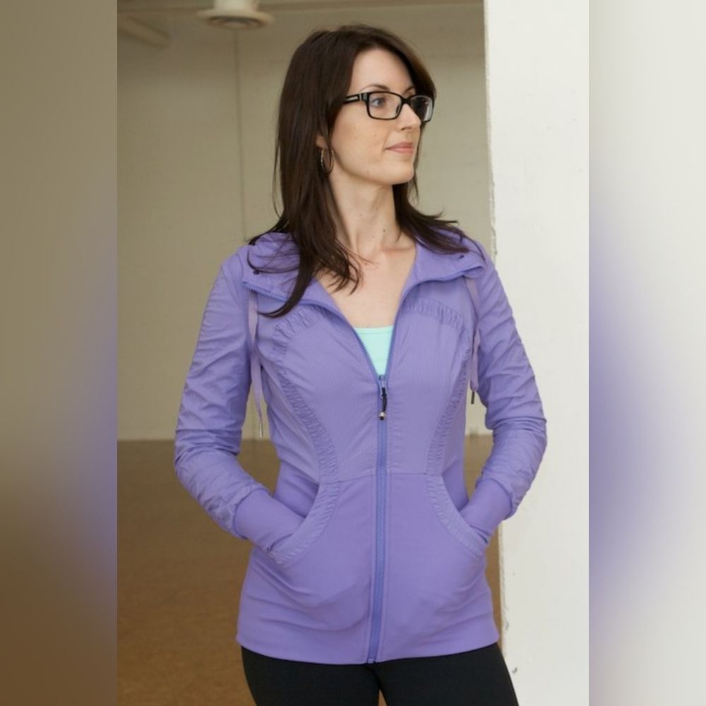 Lululemon Dance Studio Jacket Grapeseed 6 in EUC